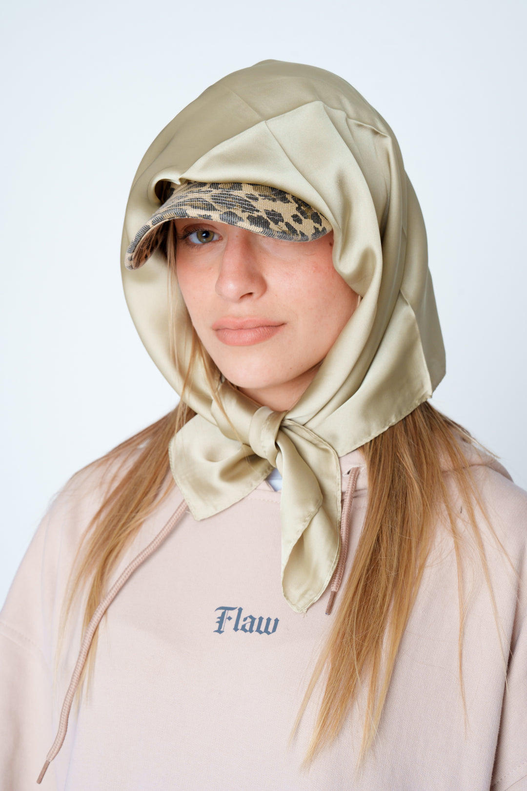 Pañuelo Flaw Dorado