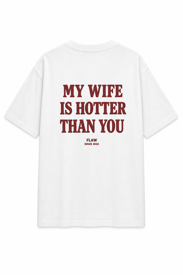 Polera FLAW My Wife Is Hotter – Relaxed Fit color blanco vista trasera