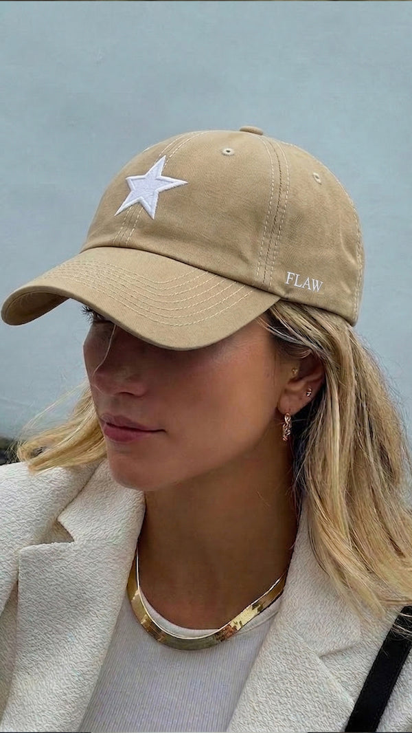 Jockey Negro FLAW Star | Gorra Trucker Premium Unisex Beige
