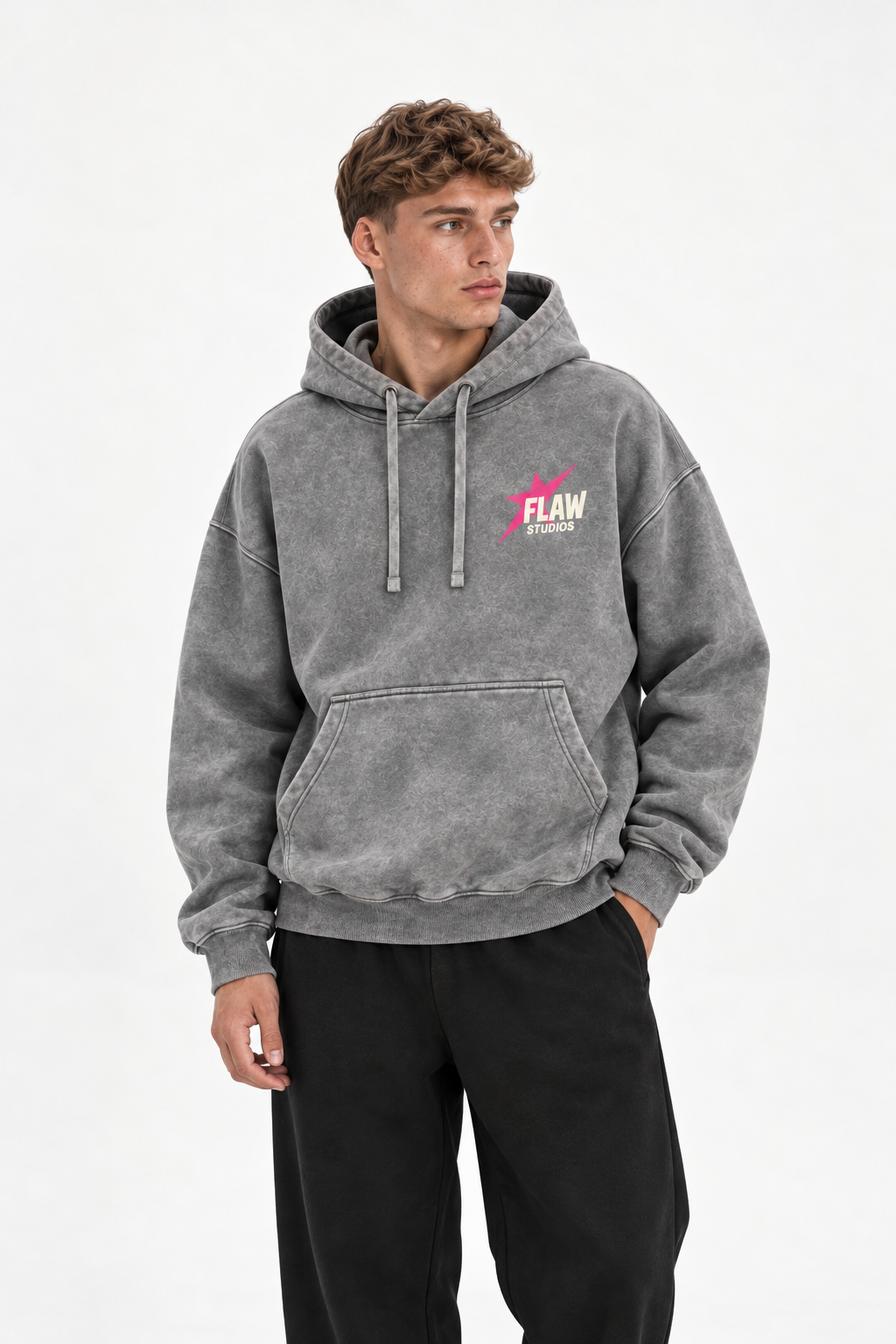 Polerón Essential Beuty Acid Wash Flaw - Gris Acid Wash - hombre en estudio - frente