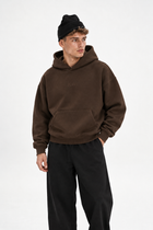Polerón Boxy Fit Flaw 800 gramos - Cafe - hombre en estudio - frente