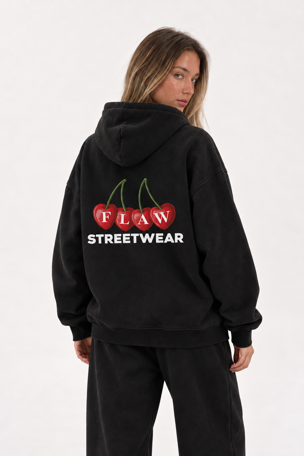 Polerón Essential Cherry Flaw - Negro - mujer en estudio - espalda
