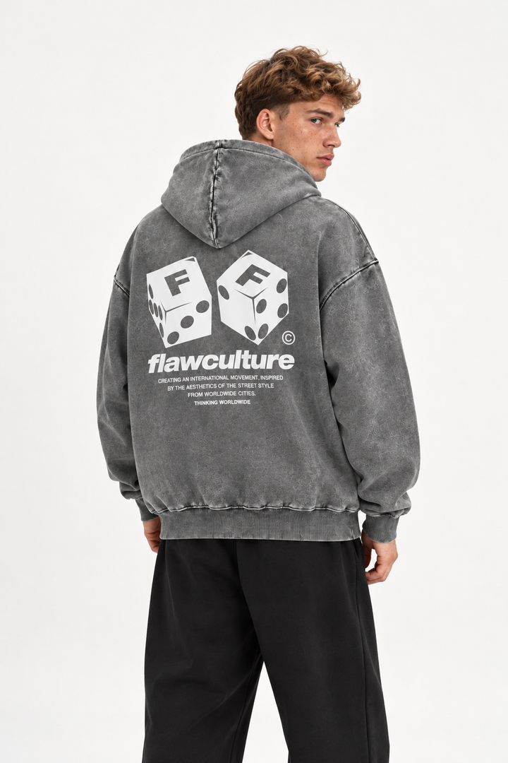 Polerón Essential Dice Acid Wash Flaw - Gris Acid Wash - hombre en estudio - espalda