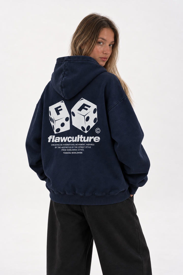 Polerón Essential Dice Flaw - Azul marino - mujer en estudio - espalda