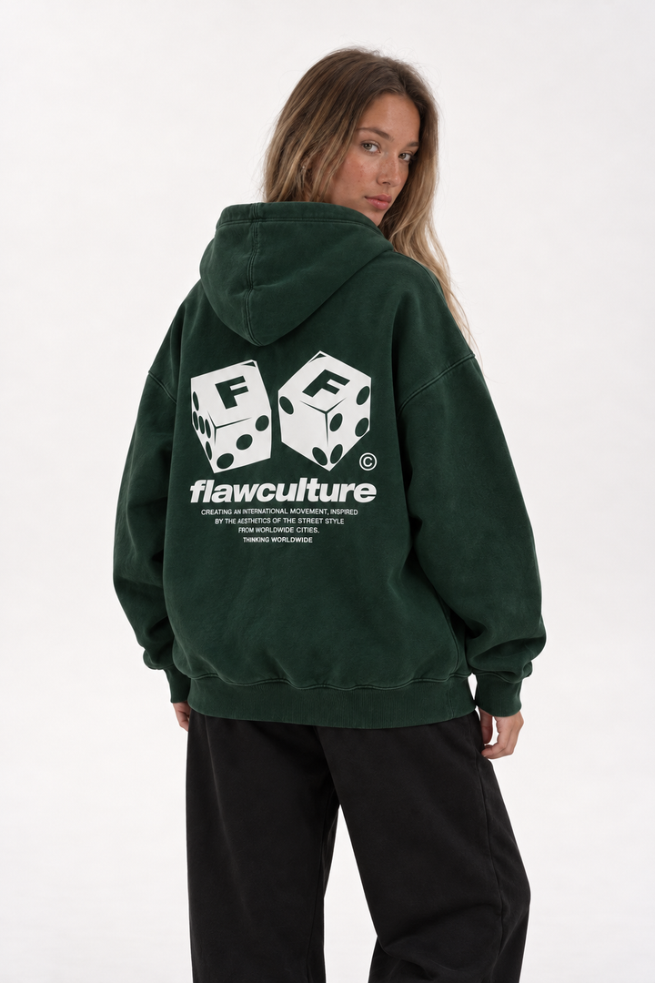 Polerón Essential Dice Flaw - Verde botella - mujer en estudio - espalda