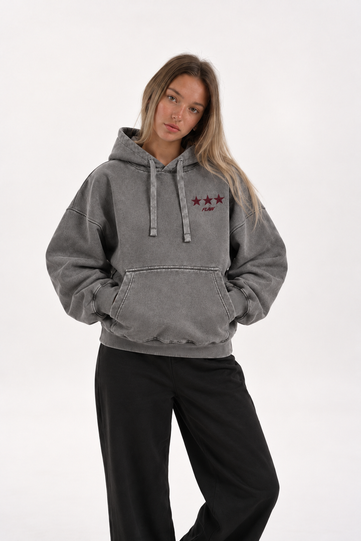 Polerón Essential Moon Acid Flaw - Gris Acid Wash - mujer en estudio - frente