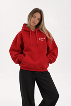 Polerón Essential Moon Flaw - Rojo - mujer en estudio - frente