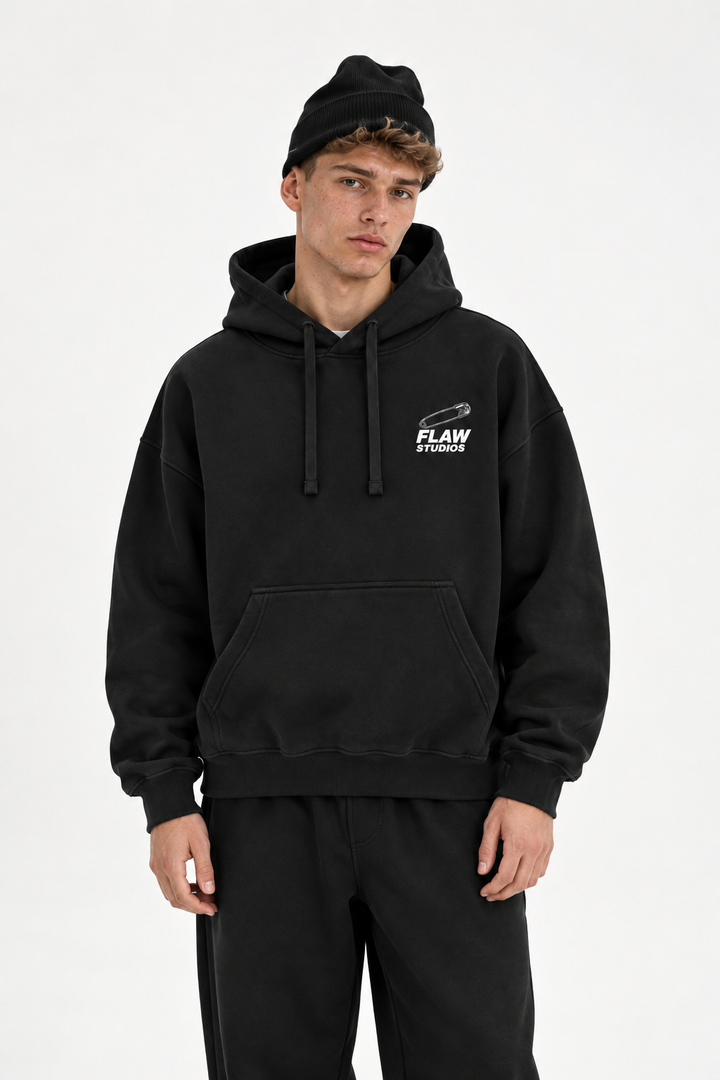 Polerón Essential Pin 2.0 Flaw - Negro - hombre en estudio - frente