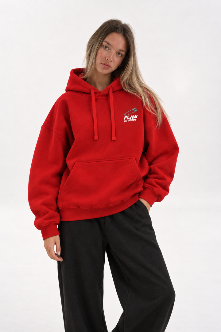 Polerón Essential Pin 2.0 Flaw - Rojo - mujer en estudio - frente