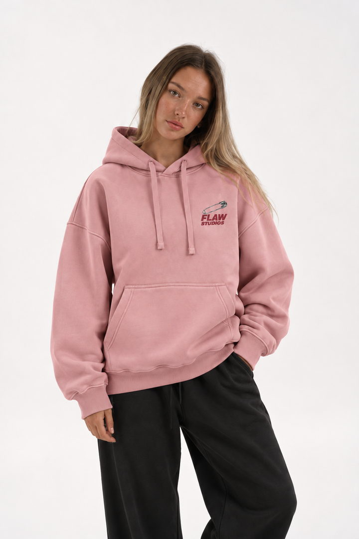 Polerón Essential Pin 2.0 Flaw - Rosa palo - mujer en estudio - frente