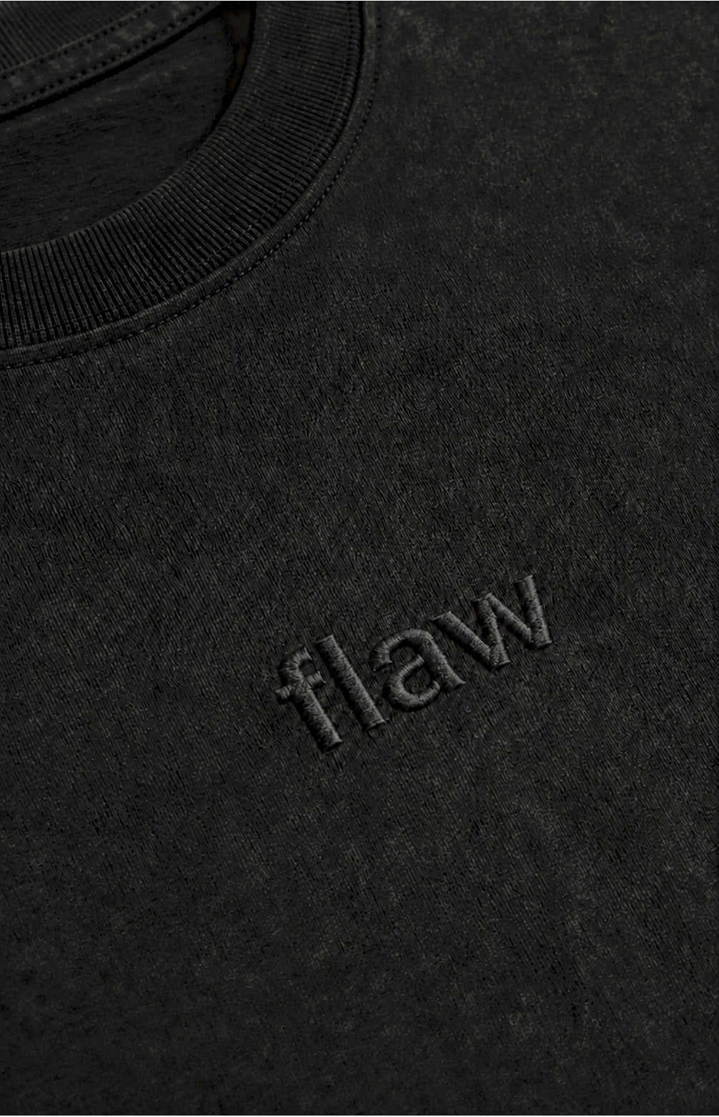 Polera Flaw Core Bordado