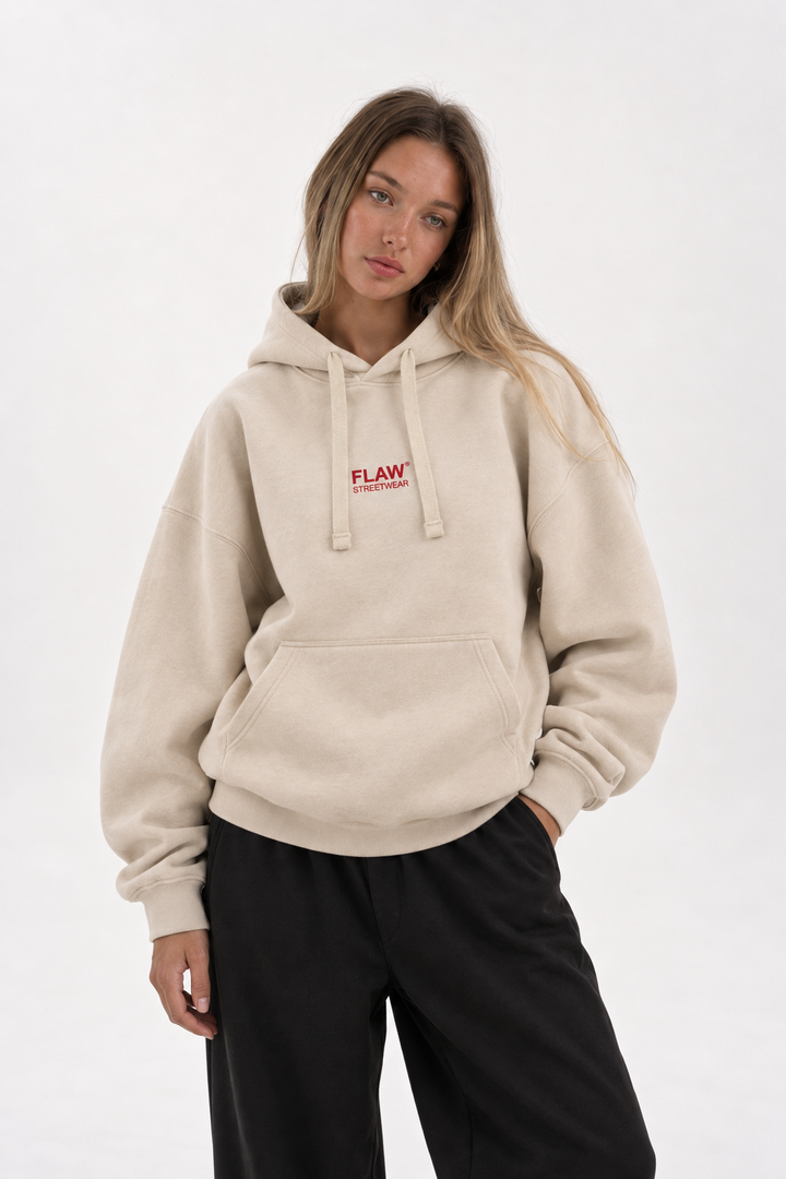 Polerón Essential Flaw - Crudo - mujer en estudio - frente