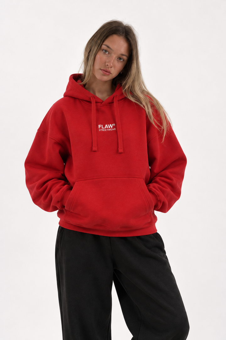 Polerón Essential Flaw - Rojo - mujer en estudio - frente