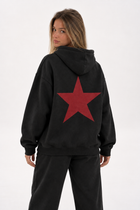 Polerón Essential Twins Flaw - Black - mujer en estudio - espalda