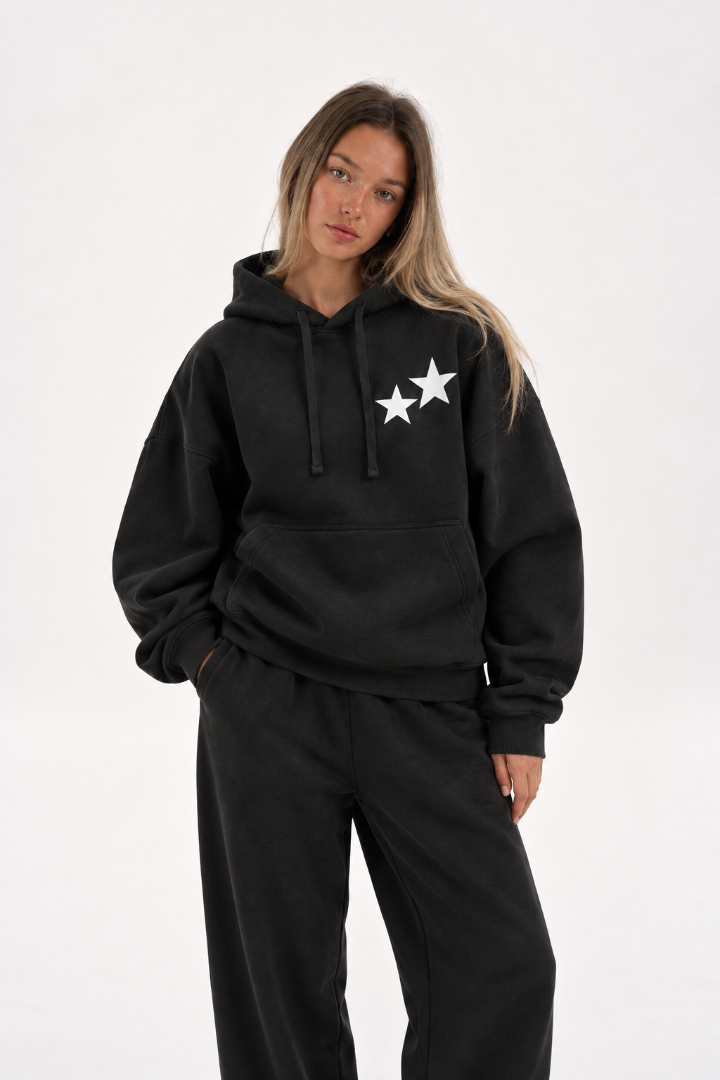 Polerón Essential Twins Flaw - Negro - mujer en estudio - frente