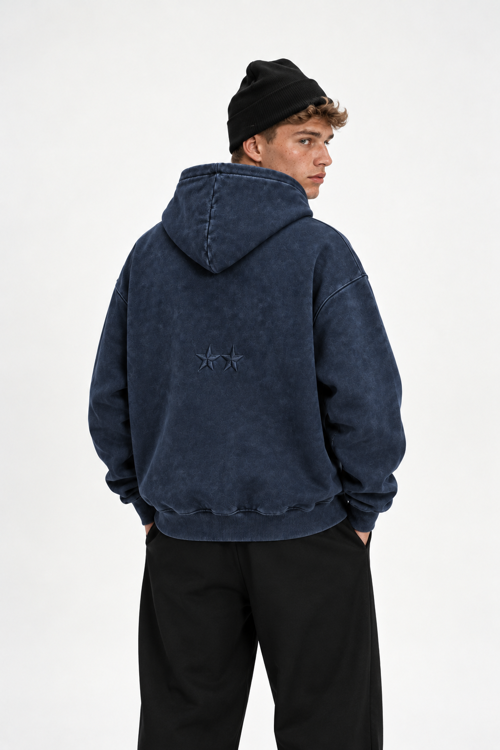 Polerón Essential Two Acid Flaw - Azul marino Acid Wash - hombre en estudio - espalda