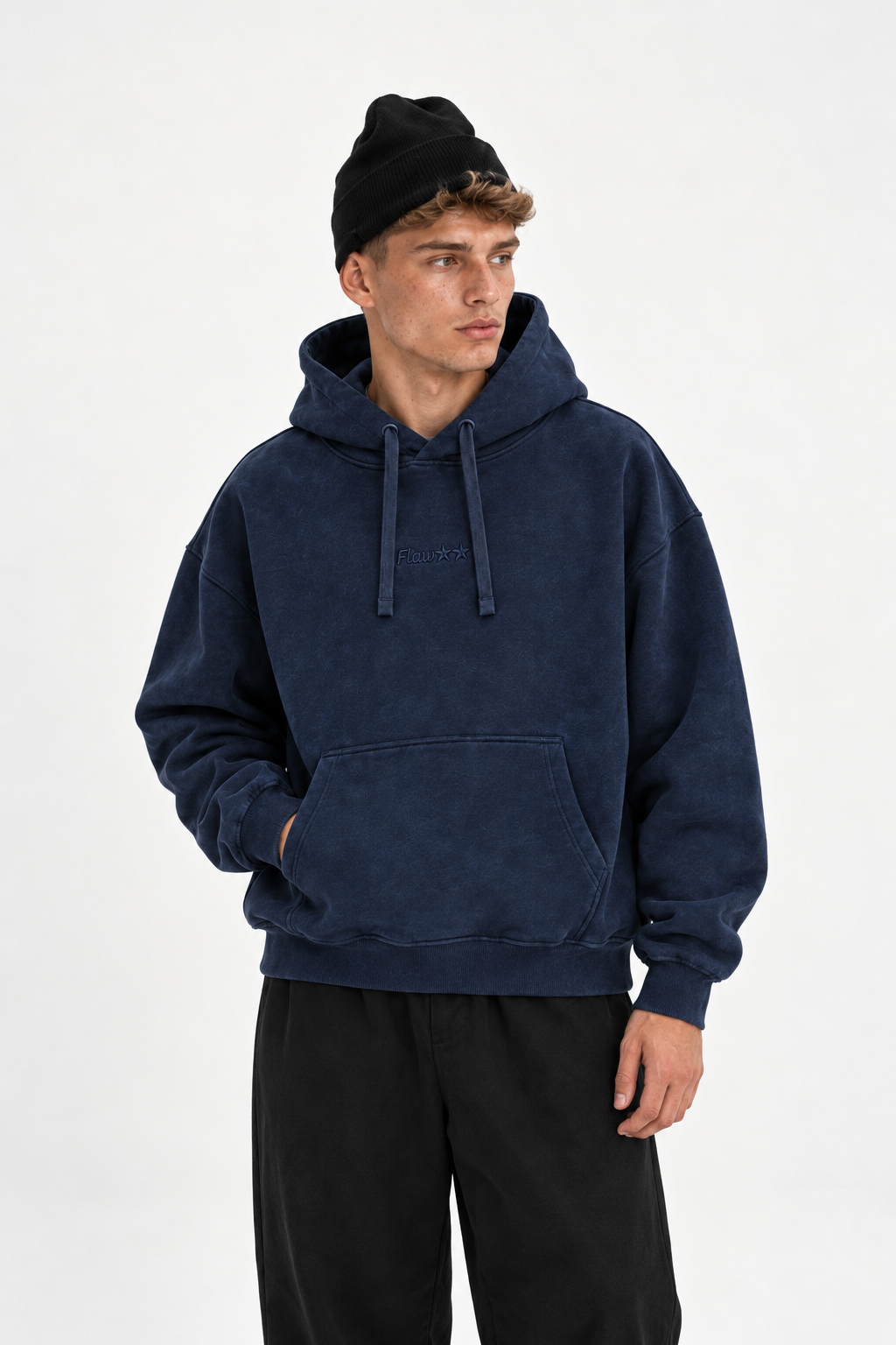 Polerón Essential Two Acid Flaw - Azul marino Acid Wash - hombre en estudio - frente