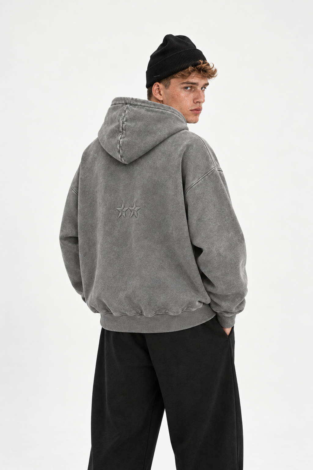 Polerón Essential Two Acid Flaw - Gris Acid Wash - hombre en estudio - espalda