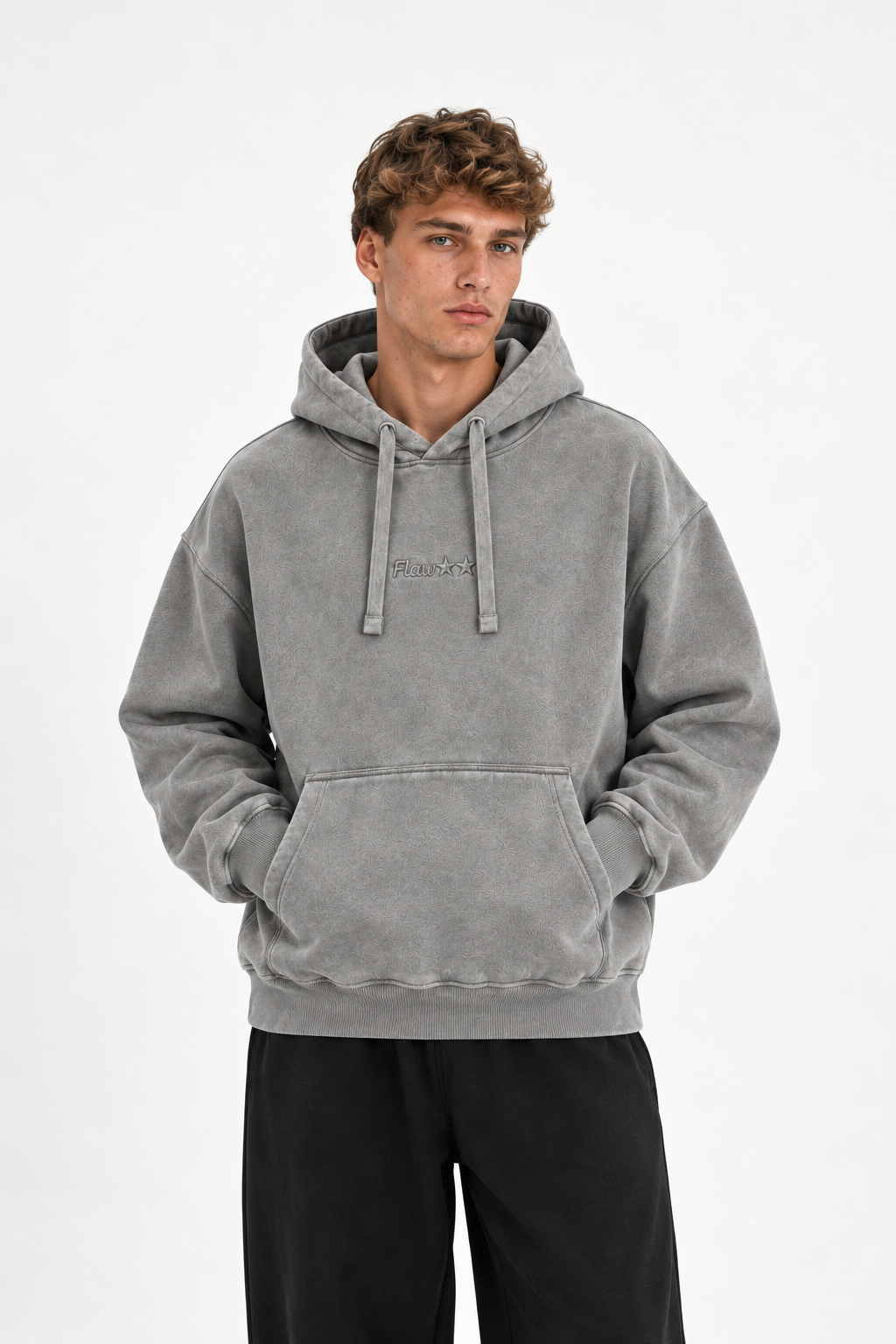 Polerón Essential Two Acid Flaw - Gris Acid Wash - hombre en estudio - frente