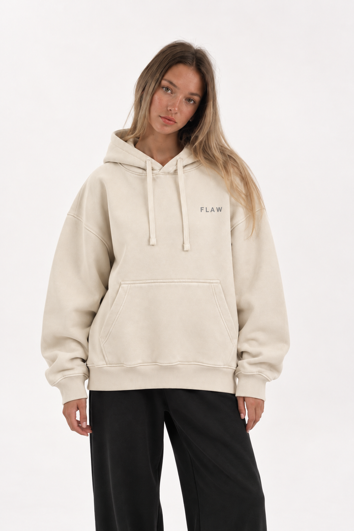 Polerón Essential Vía Flaw - Crudo - mujer en estudio - frente