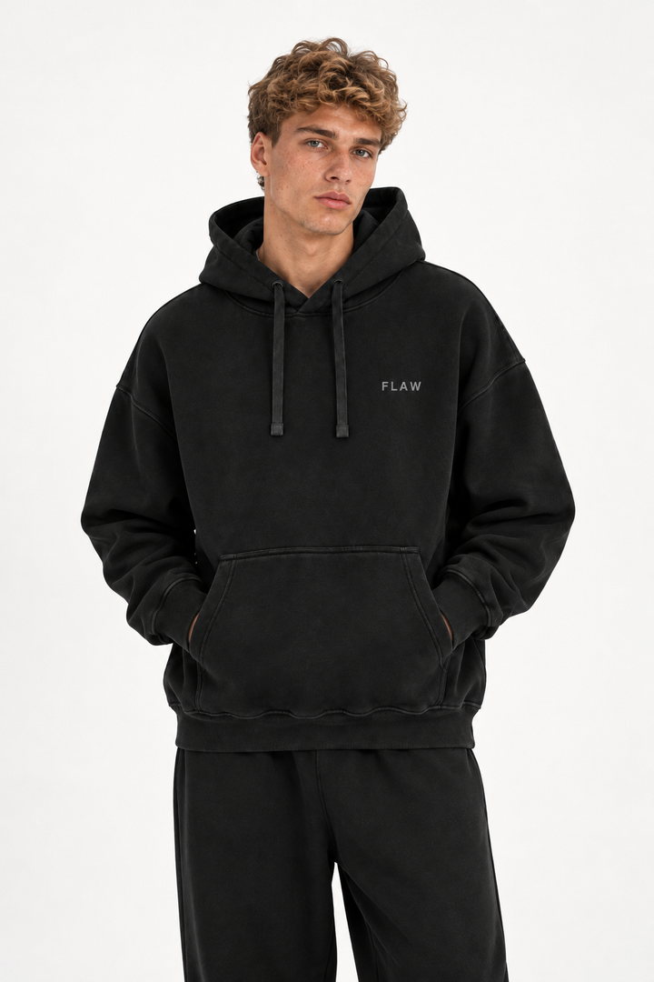 Polerón Essential Vía Flaw - Negro - hombre en estudio - frente