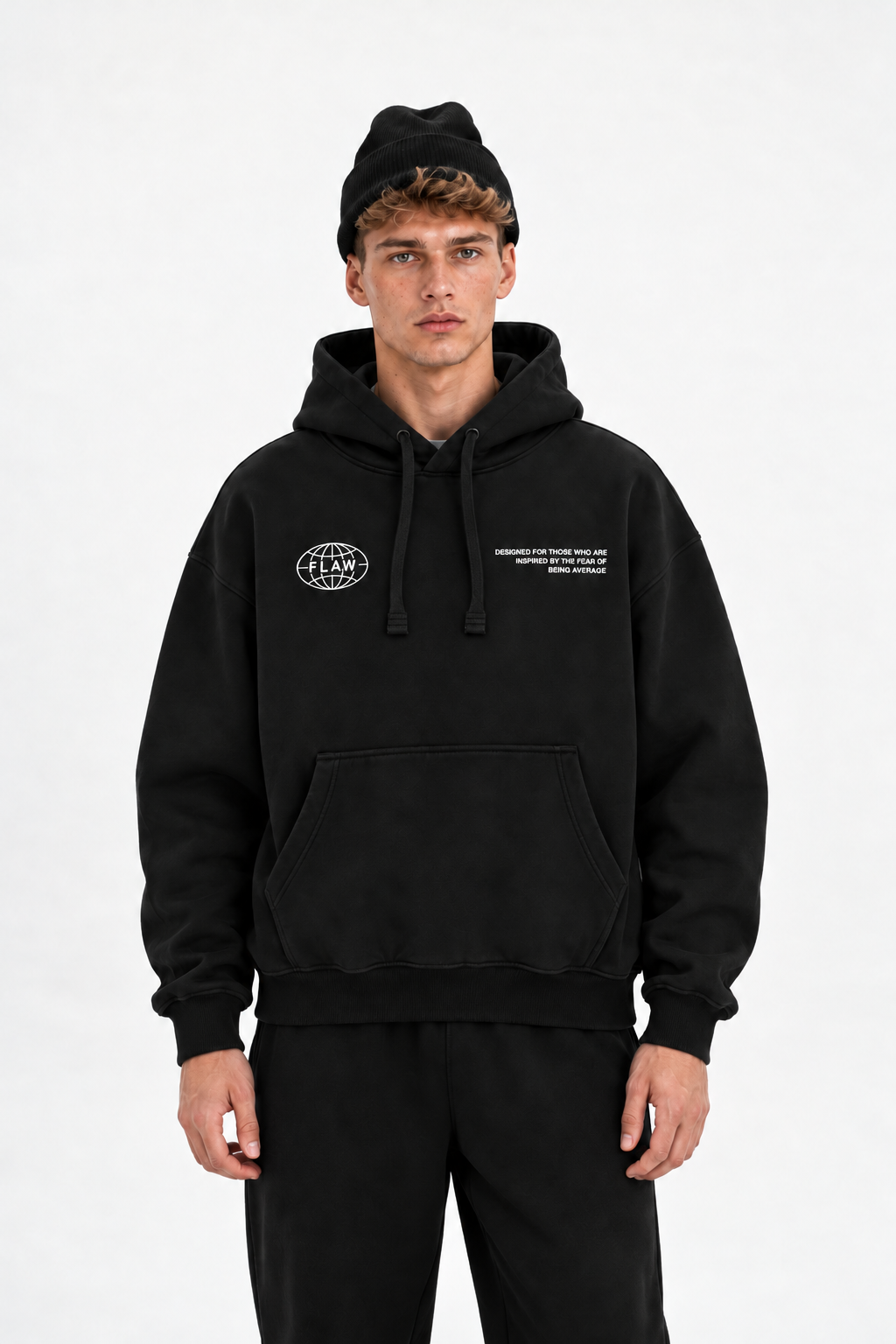 Polerón Essential World Flaw - Black - hombre en estudio